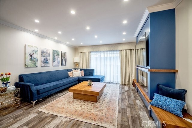 Foto del edificio - 330 N Jackson St