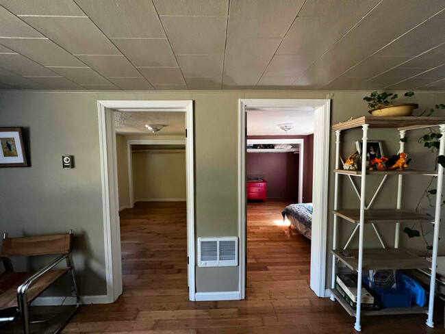 Foto del edificio - 675 N 13th St