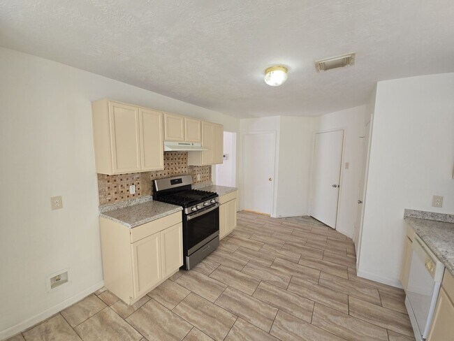 Building Photo - 21802 Westfield Ridge Dr
