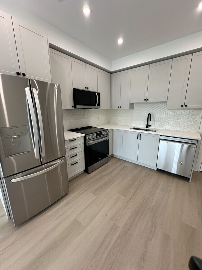 Building Photo - 20144-20186 86 Ave