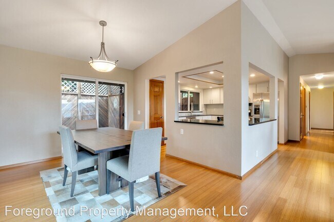 Building Photo - 4 br, 3 bath House - 1534 5th Pl