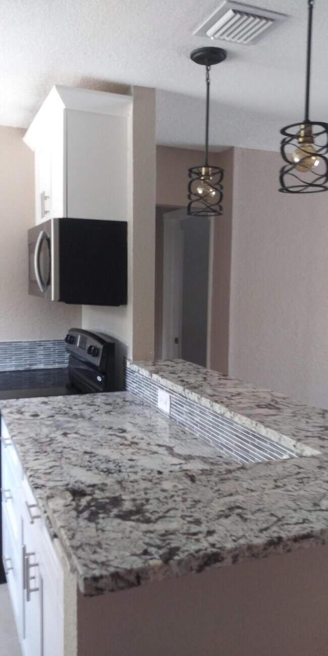 Foto del edificio - 4100 NE Indian River Dr