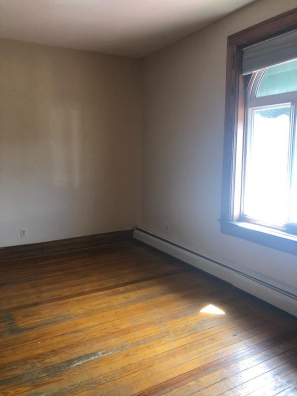 Building Photo - 110 N Maple St