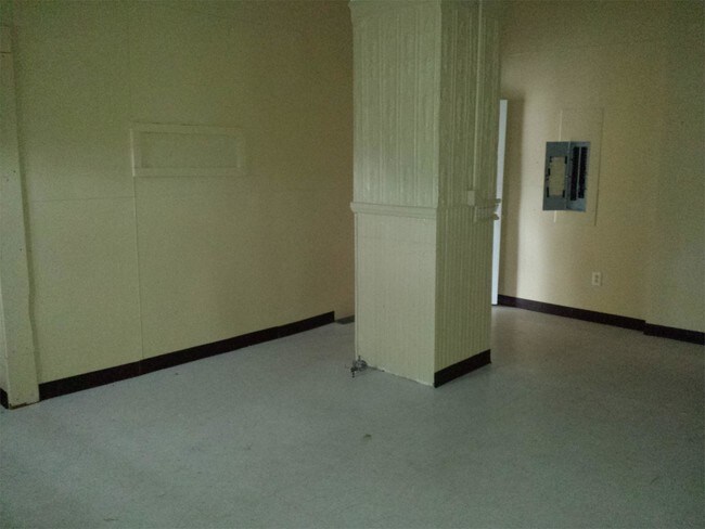Building Photo - 107 Ames St