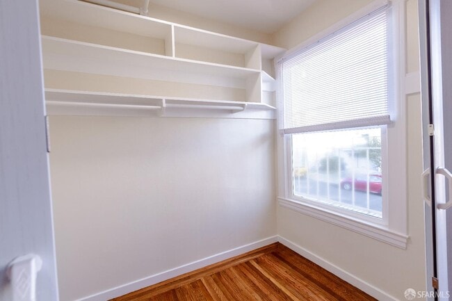 Foto del edificio - 695 35th Ave