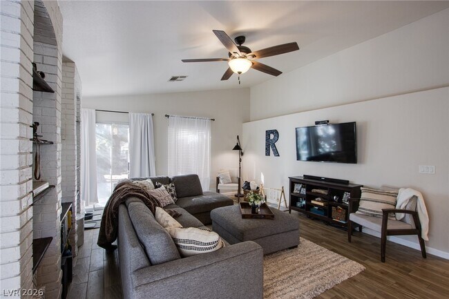 Foto del edificio - 7413 Alpine Ridge St