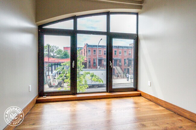 Foto del edificio - 865 Willoughby Ave