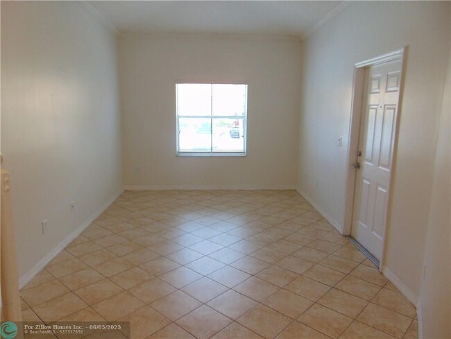 Building Photo - 4933 Tradewinds Ter