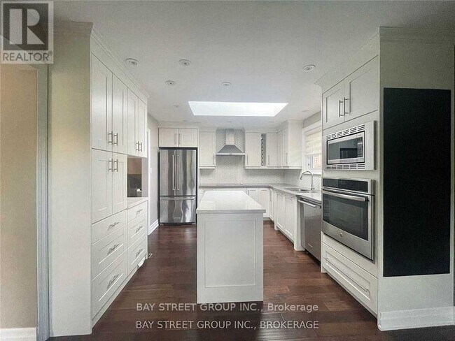 Building Photo - 2131 Sunnyvale Dr