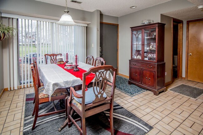Foto del edificio - 2 Bed & 2 Bath Condo
