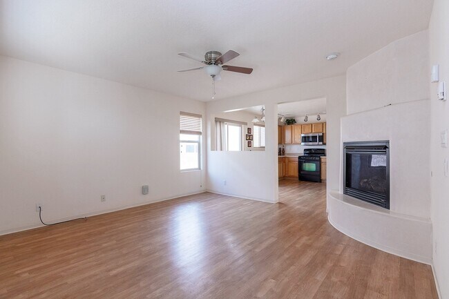 Building Photo - Ideal 3 Bedroom Home In The Desirable Neig...