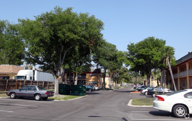 Building Photo - Highland Park