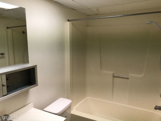 Building Photo - 300 Westland Dr