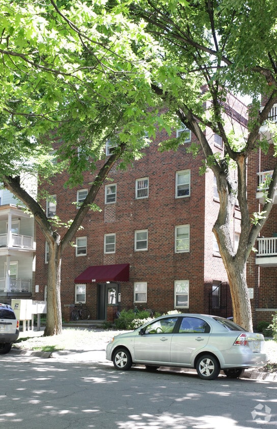 Foto del edificio - 640 S 12th - 12H Apartments