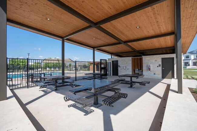 Foto del edificio - 496 Fieldwood Dr