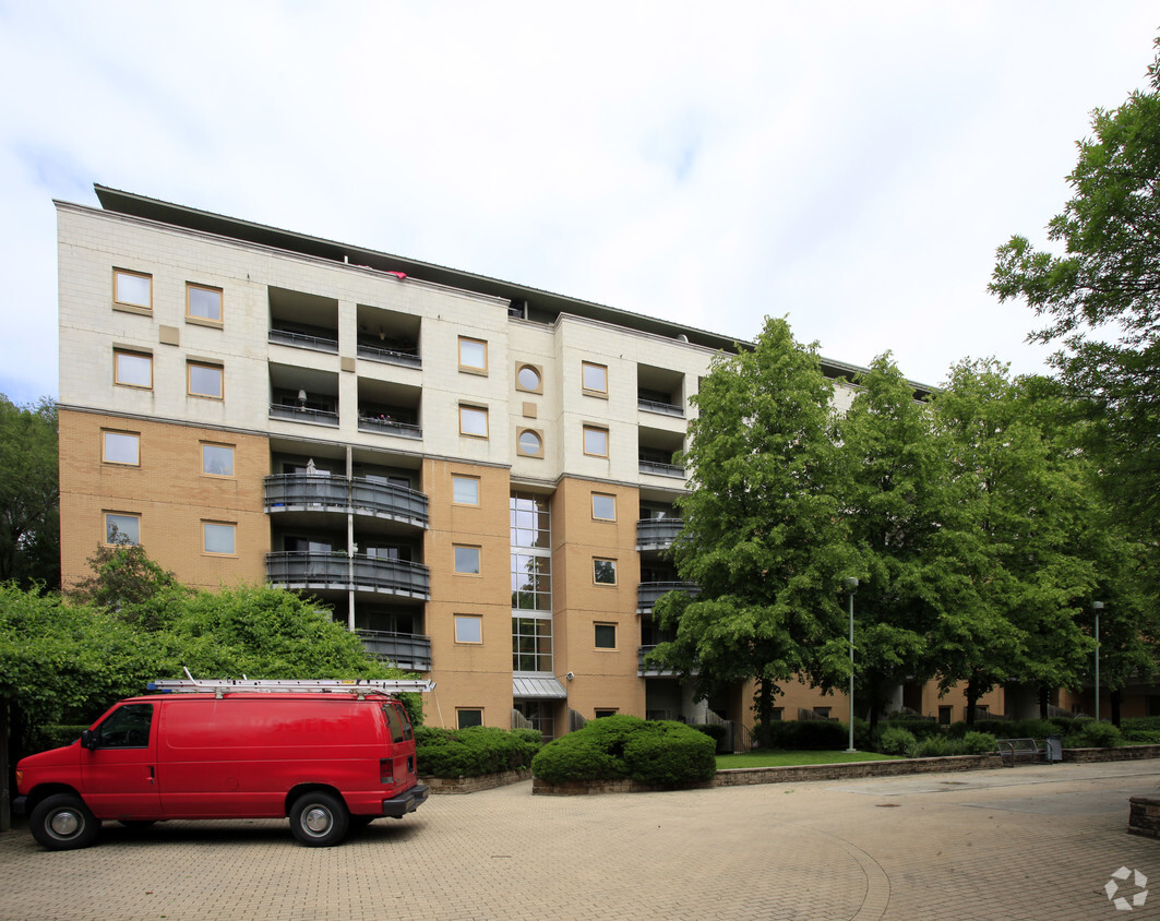 Building Photo - Gower Park Place
