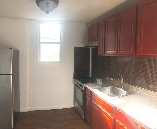 Building Photo - 446 Knickerbocker Ave