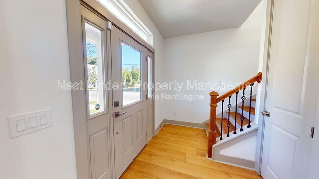 Foto del edificio - 966 Ingleside Ave