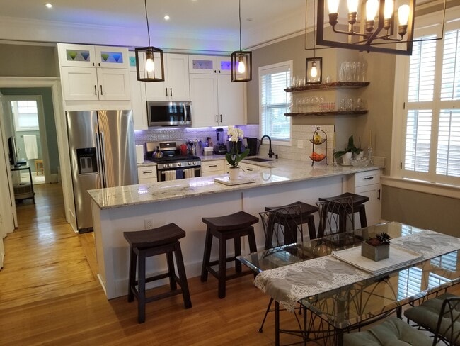 Building Photo - 1195 Monroe Dr NE