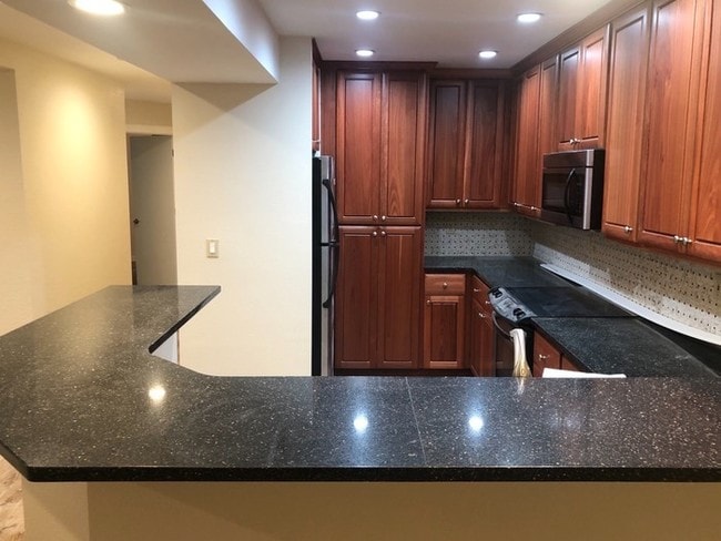 Building Photo - 5062 Foothills Dr