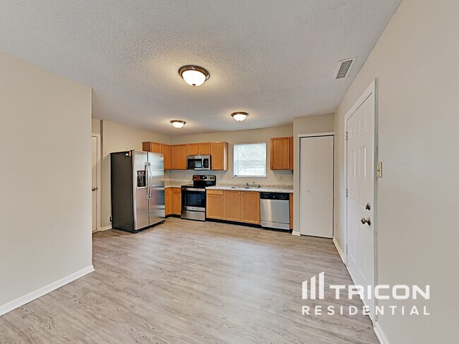 Foto del edificio - 13143 N Brick Chapel Dr