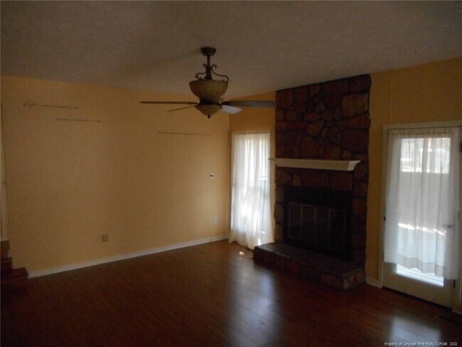 Building Photo - 5805 Waters Edge Dr