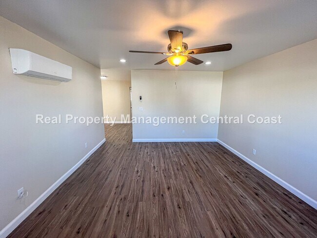 Foto del edificio - AVAILABLE JUNE - Grover Beach Duplex in 55...
