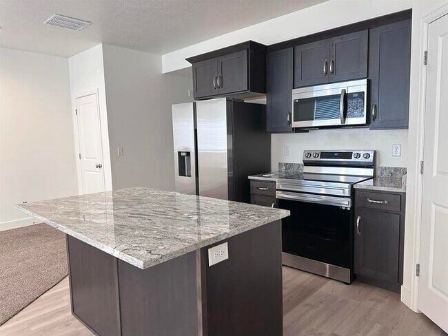 Building Photo - 250 W 1200 S