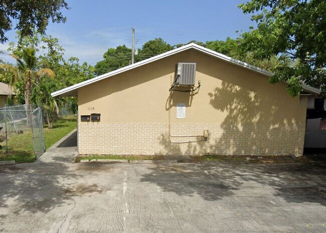 Foto del edificio - 1104 NW 8th Ave