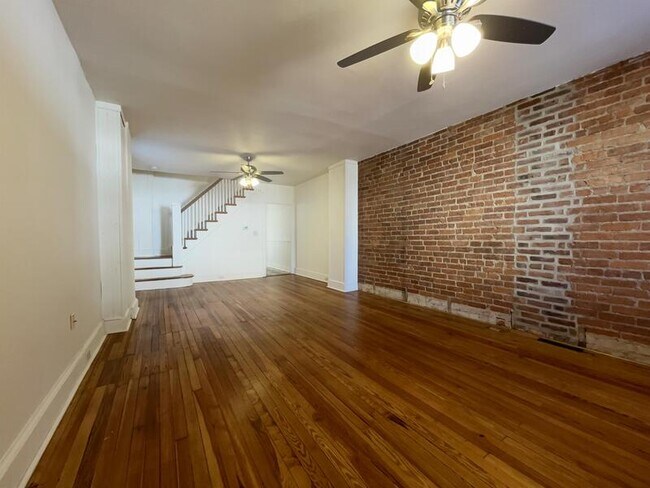 Foto del edificio - 346 Madison St