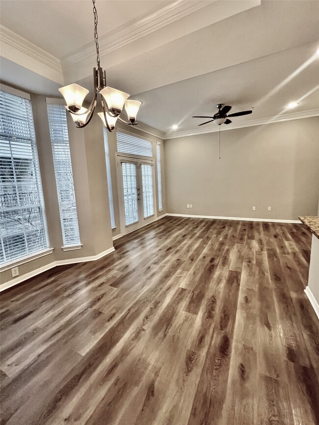 Building Photo - 5353 Memorial Dr