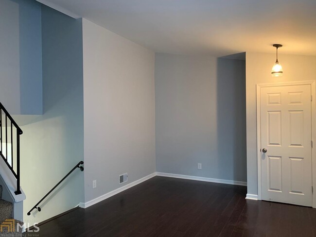 Building Photo - 1295 Green Tee Dr SW