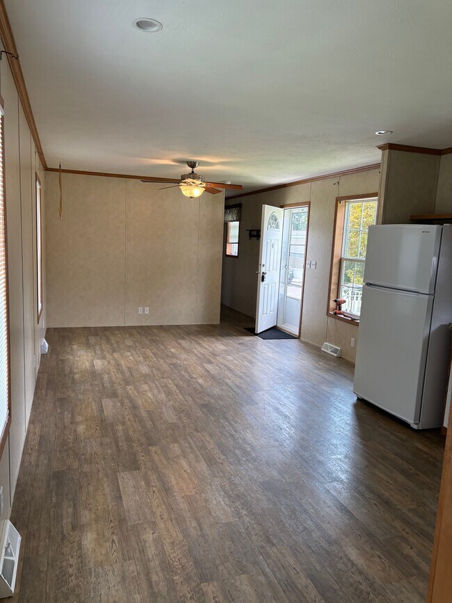 Building Photo - 15 Edgewood Dr