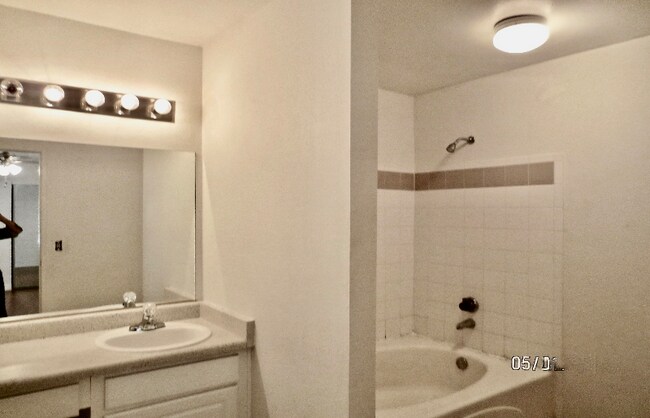 Building Photo - 3151 N Soaring Gulls Dr