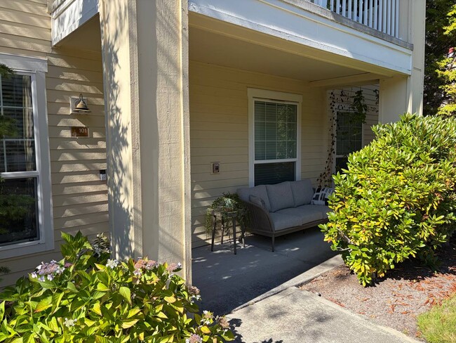 Building Photo - 22663 NE Alder Crest Dr