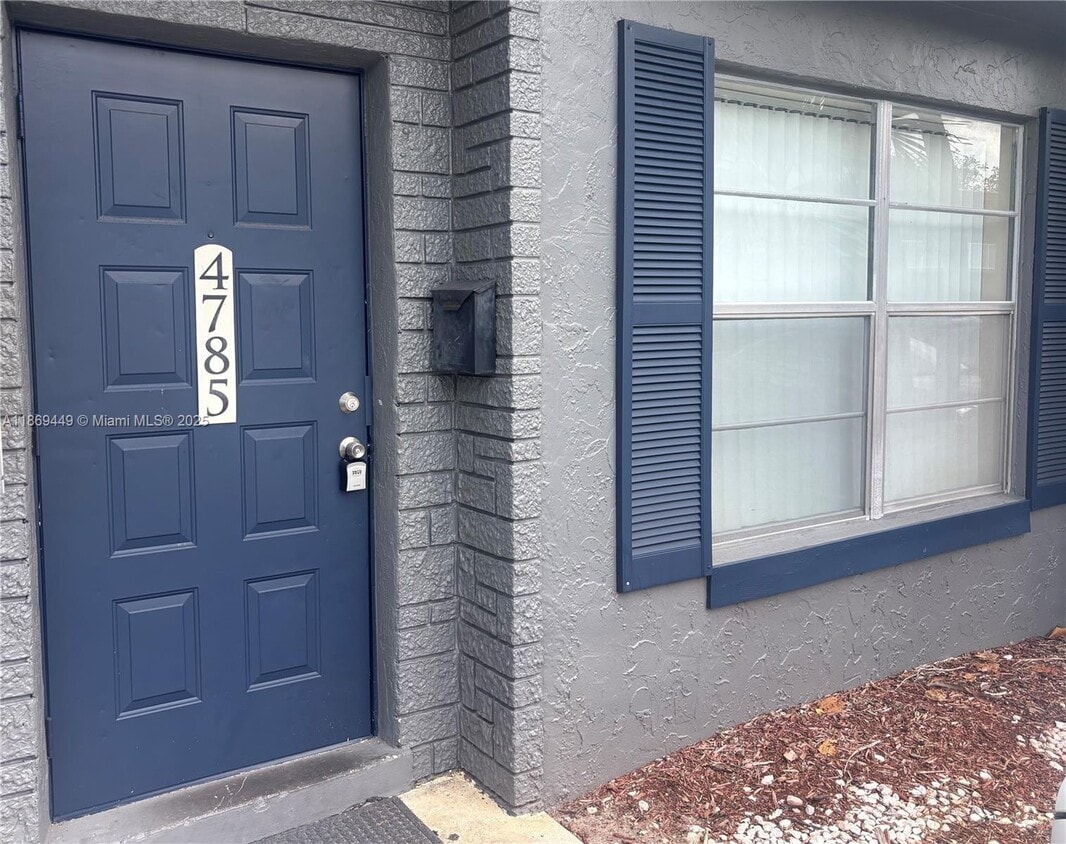 Primary Photo - 4785 NW 9th Dr