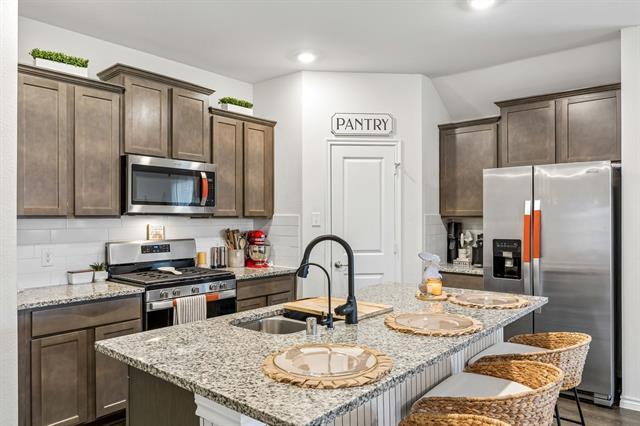 Foto del edificio - 502 Calm Springs Dr