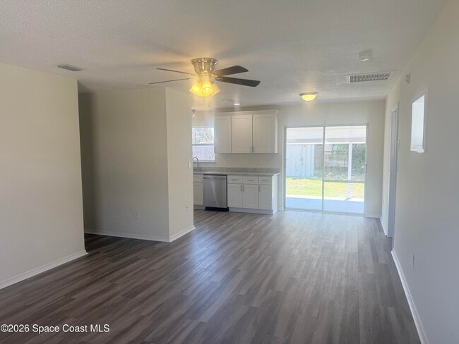 Building Photo - 2780 Floresta Dr NE