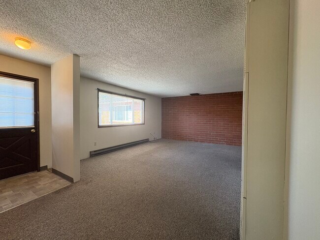 Building Photo - 5000 Gatewood Dr