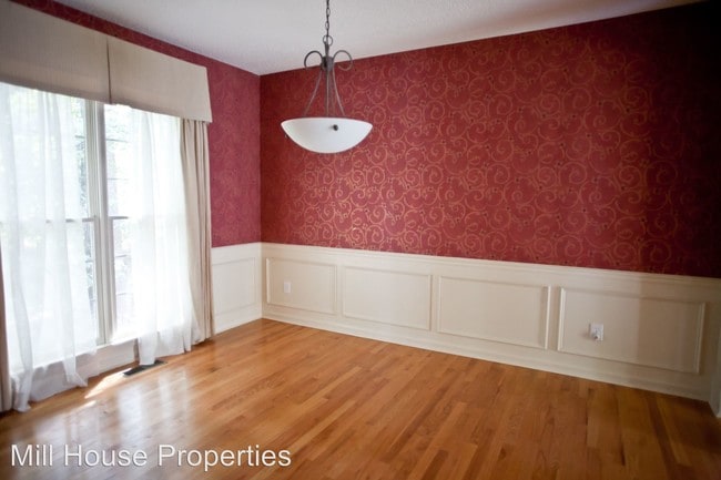 Building Photo - 117 Woodshire Ln