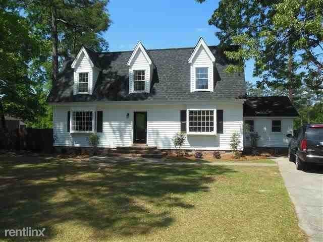 Primary Photo - 4 br, 2 bath House - 425 Bellingham Court