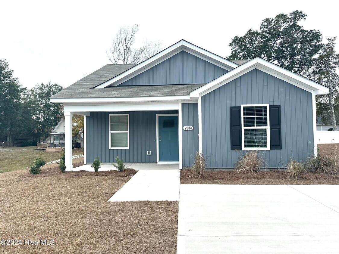 Foto principal - 2018 Whispering Pine St SW