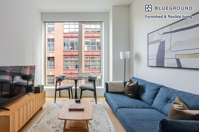 Building Photo - 312 W 43rd St