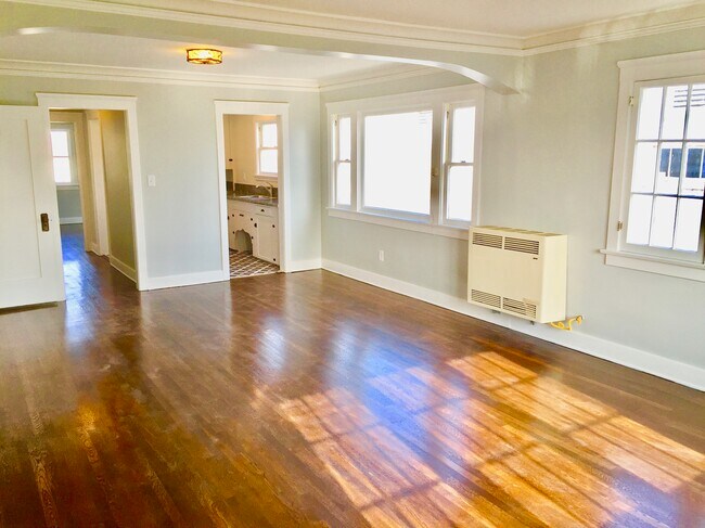 Foto del edificio - 160 S Catalina St