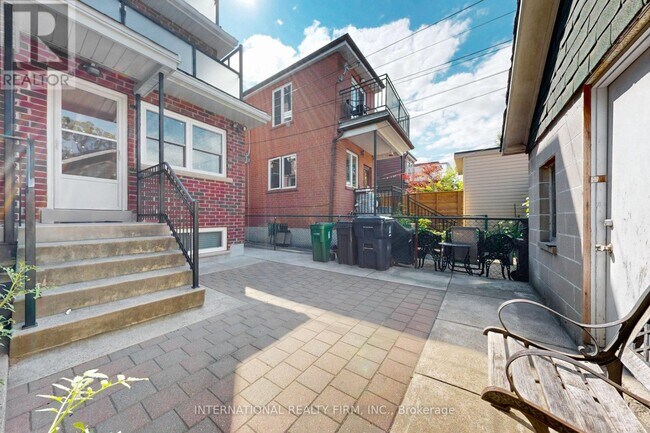 Building Photo - 48 Ferrier Ave