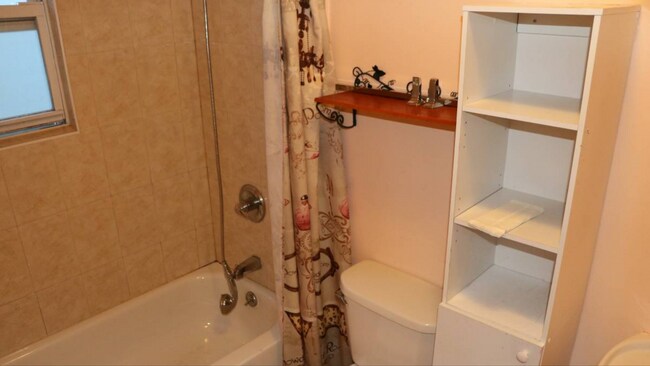 Foto del edificio - 46 Evelyn Pl