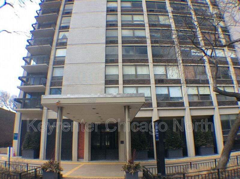 Primary Photo - 1355 N Sandburg Terrace