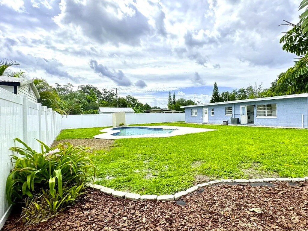 Foto principal - 1515 Sawyerwood Ave