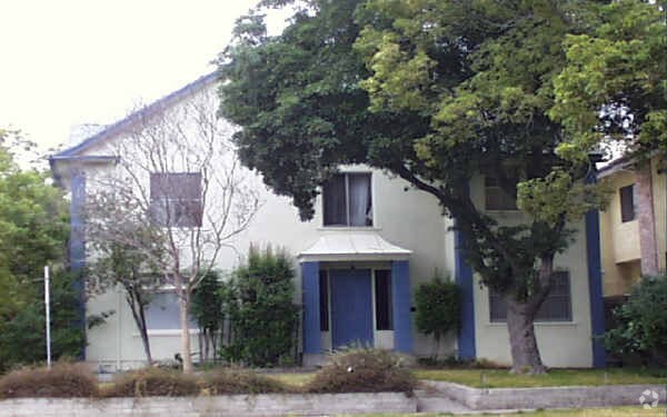 Foto del edificio - 721 Milford St