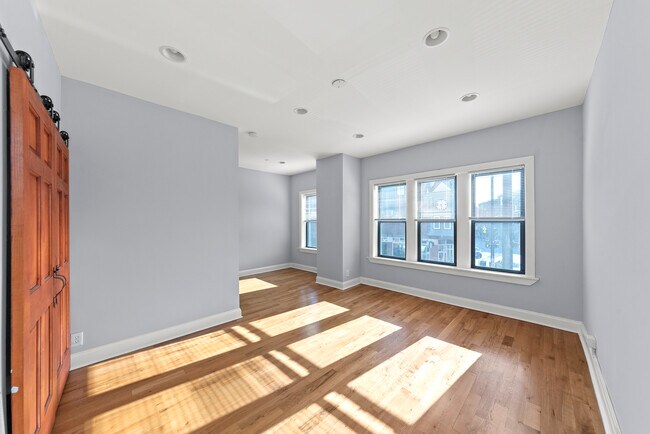 Foto del edificio - 4601 N Lincoln Ave